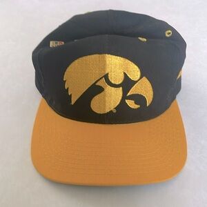 90’s Vintage Iowa Hawkeyes Hat
